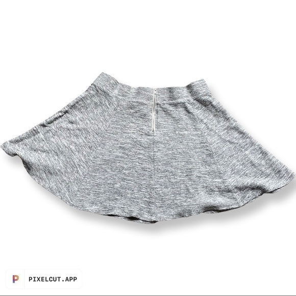 H&M Divided L skater skirt in gray - Picture 1 of 4